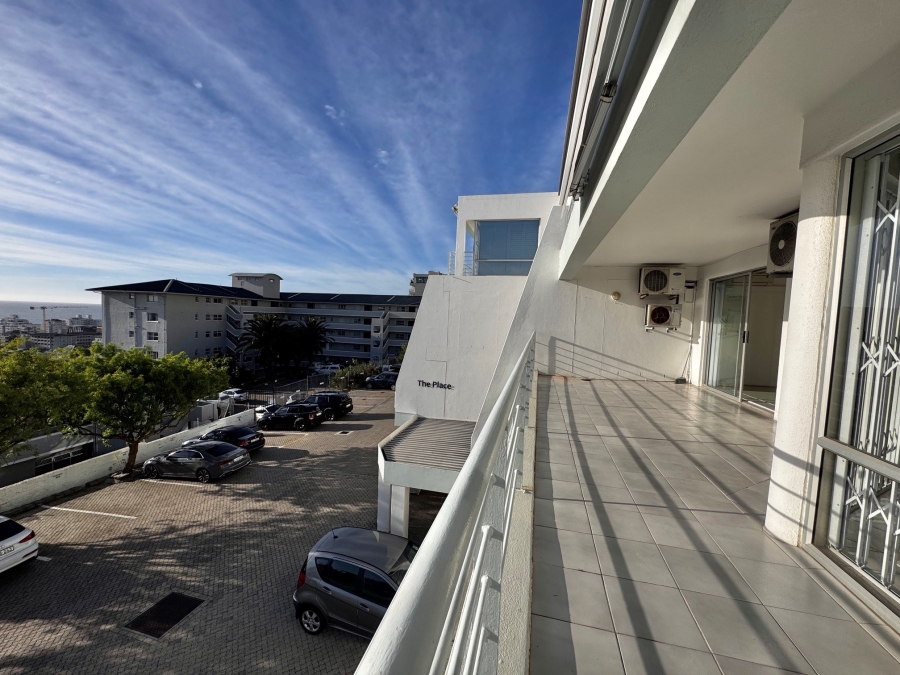 To Let 2 Bedroom Property for Rent in Sea Point Western Cape